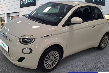 Fiat 500e 10.682 km 17.890 &euro; Frankfurt 60314