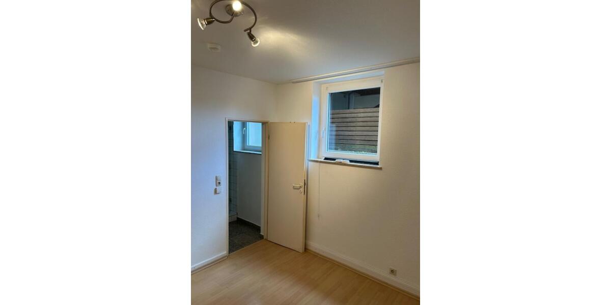 Etagenwohnung Kronberg im Taunus - 2 Zimmer, 83 m&sup2;, 1.100&euro; | Angebot:21154914