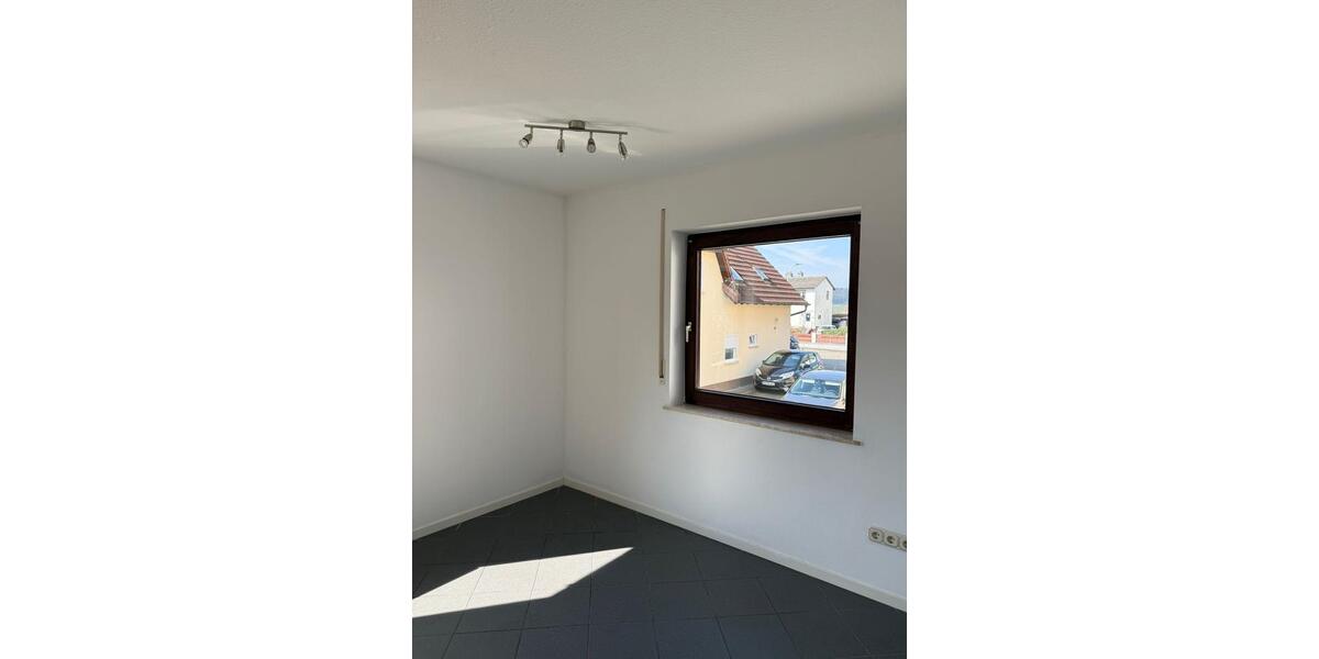 Etagenwohnung Ranstadt - 2 Zimmer, 89 m&sup2;, 890&euro; | Angebot:25918766