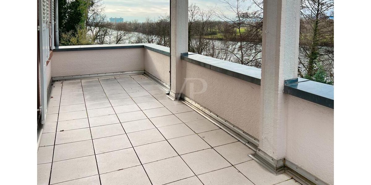 Maisonettenwohnung Kelsterbach - 8 Zimmer, 215 m&sup2;, 2.600&euro; | Angebot:25236970