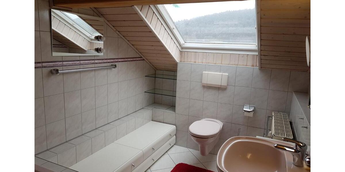 Dachgeschoßwohnung Biebergemünd - 3.5 Zimmer, 110 m&sup2;, 880&euro; | Angebot:25956836