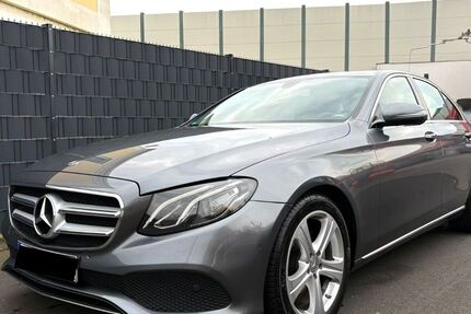 Mercedes-Benz E 220 158.000 km 22.000 &euro; Hanau 63450