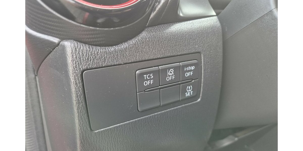 Peugeot 2008 Allure, Klima, Navi, Pano, Carplay,Leder, Sit 70.550 km 9.590 &euro; Rodgau 63110