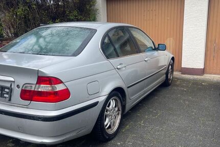 BMW 318 122.000 km 3.900 &euro; Offenbach 63075