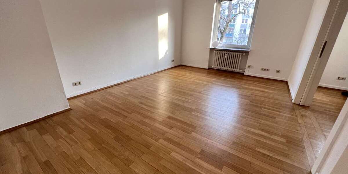 Etagenwohnung Frankfurt am Main Ostend - 3 Zimmer, 82 m&sup2;, 1.440&euro; | Angebot:26001512