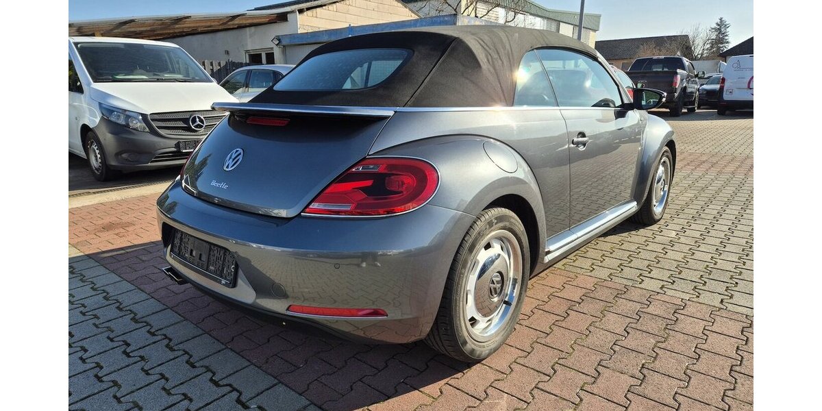 VW Beetle Sport Fender Soundsystem, Bi-Xenon, Navigat 68.122 km 16.890 &euro; Rodgau 63110