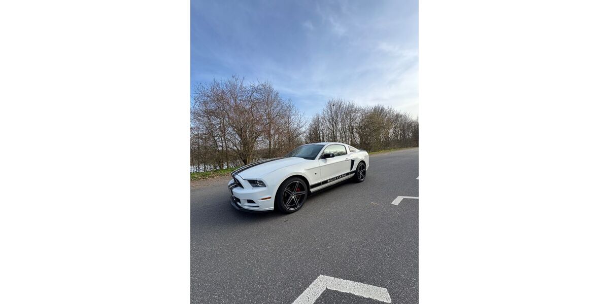 Ford Mustang 112.300 km 17.000 &euro; Mainflingen 63533