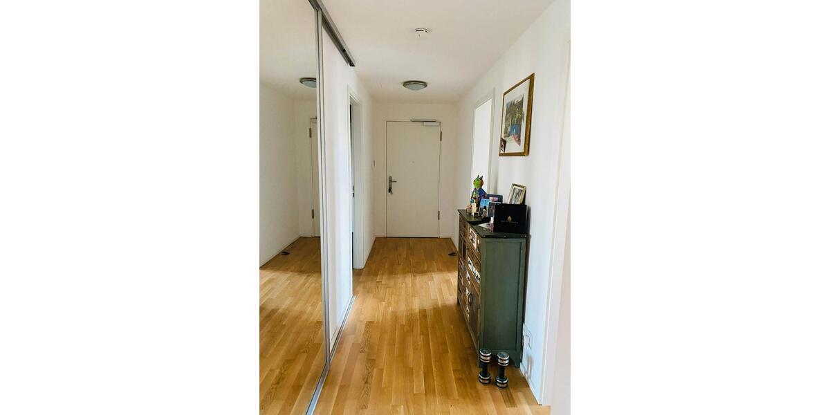 Etagenwohnung Frankfurt am Main Ostend - 3 Zimmer, 91 m&sup2;, 1.900&euro; | Angebot:26462638