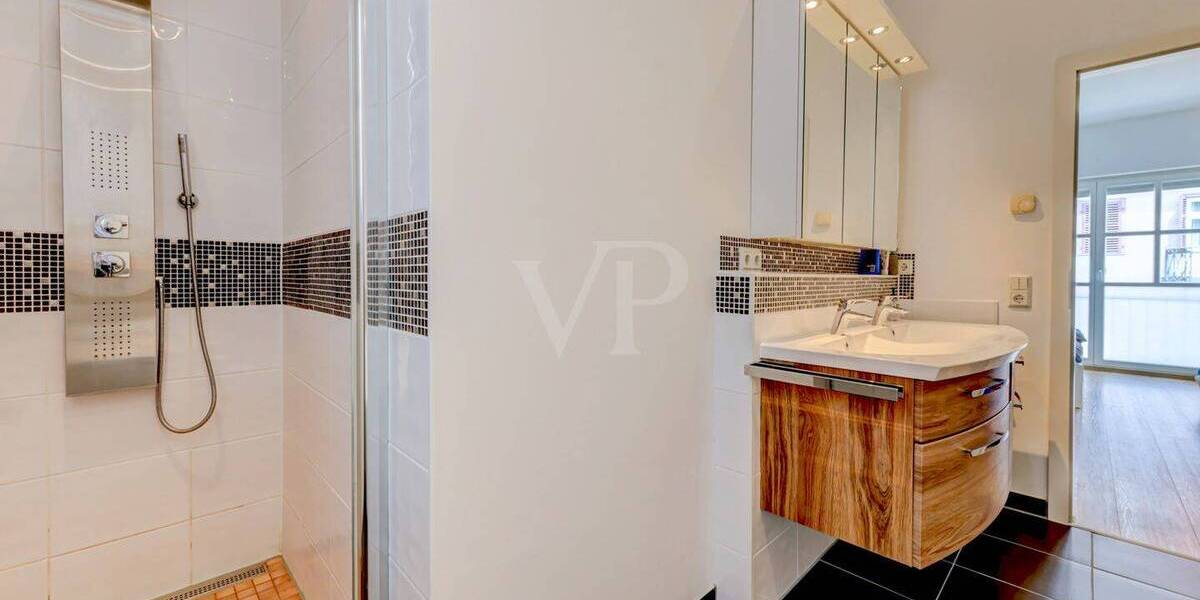 Mehrfamilienhaus, Wohnhaus Kronberg im Taunus Kronberg - 5 Zimmer, 180 m&sup2;, 2.400&euro; | Angebot:25939639