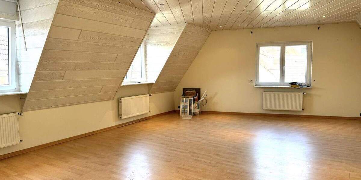 Etagenwohnung Bad Homburg Kirdorf - 4 Zimmer, 125 m&sup2;, 1.375&euro; | Angebot:25916603