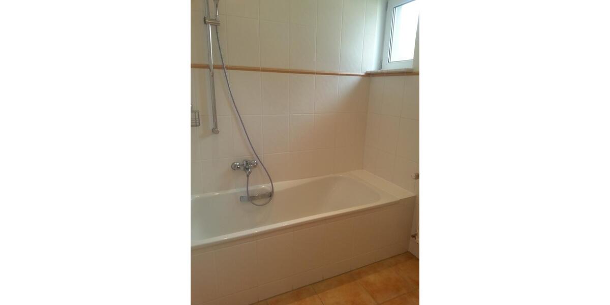 Erdgeschoßwohnung Hösbach - 3 Zimmer, 82 m&sup2;, 820&euro; | Angebot:25655342