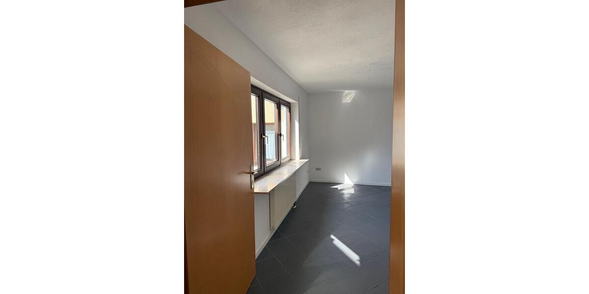 Etagenwohnung Ranstadt - 2 Zimmer, 89 m&sup2;, 890&euro; | Angebot:25918766