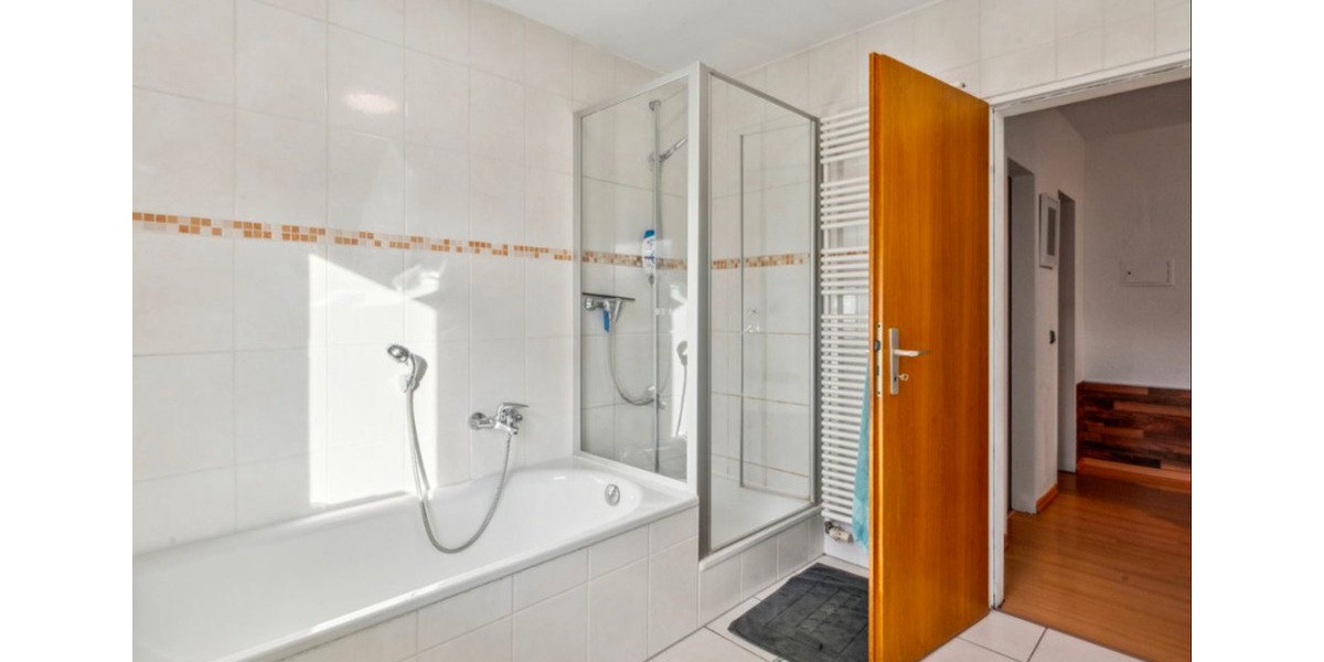 Etagenwohnung Friedrichsdorf - 3 Zimmer, 105 m&sup2;, 1.300&euro; | Angebot:25170172