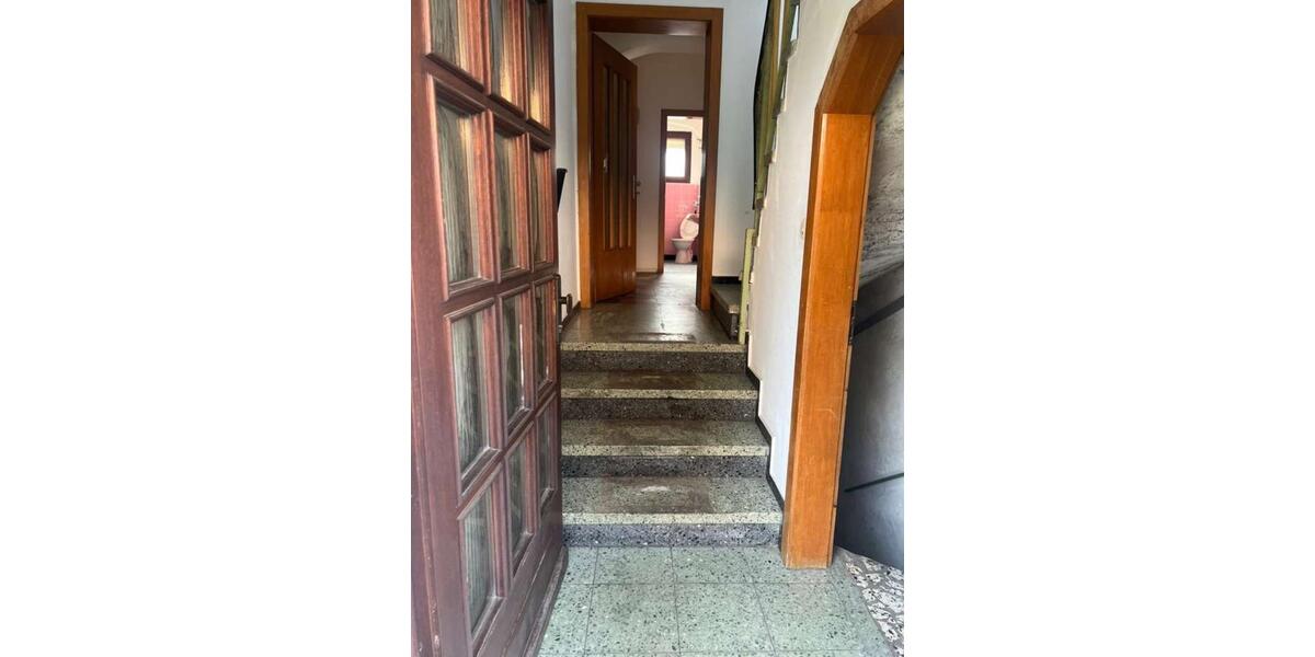 Einfamilienhaus Hanau - 7 Zimmer, 150 m&sup2;, 4.000&euro; | Angebot:24355438