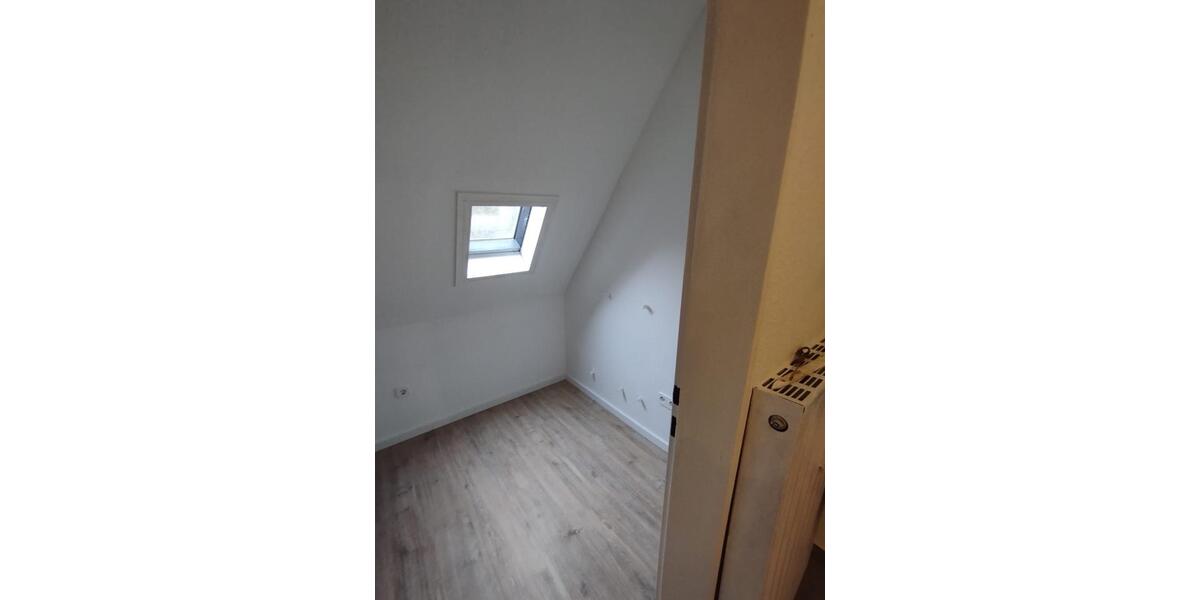 Dachgeschoßwohnung Krombach - 4.5 Zimmer, 94 m&sup2;, 1.010&euro; | Angebot:25951771