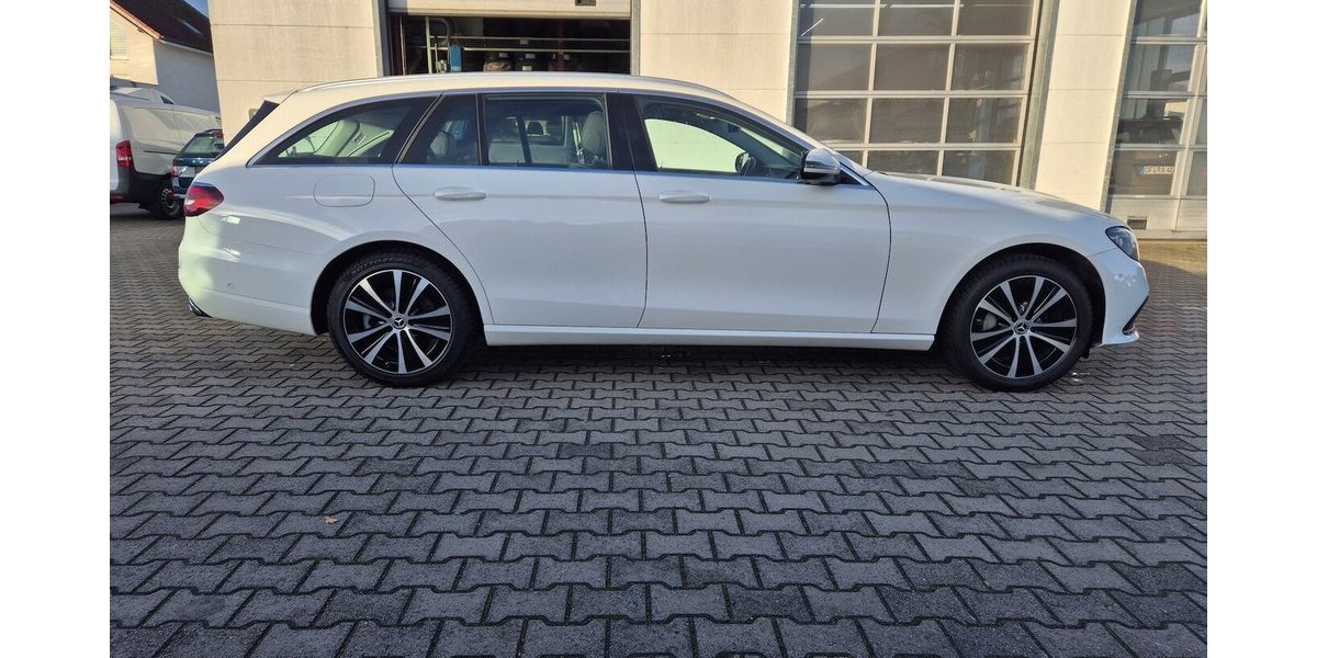 Mercedes-Benz E 300 e T Avantgarde AHK, LED, Rückfahrkamera, App 55.700 km 28.590 &euro; Rodgau 63110