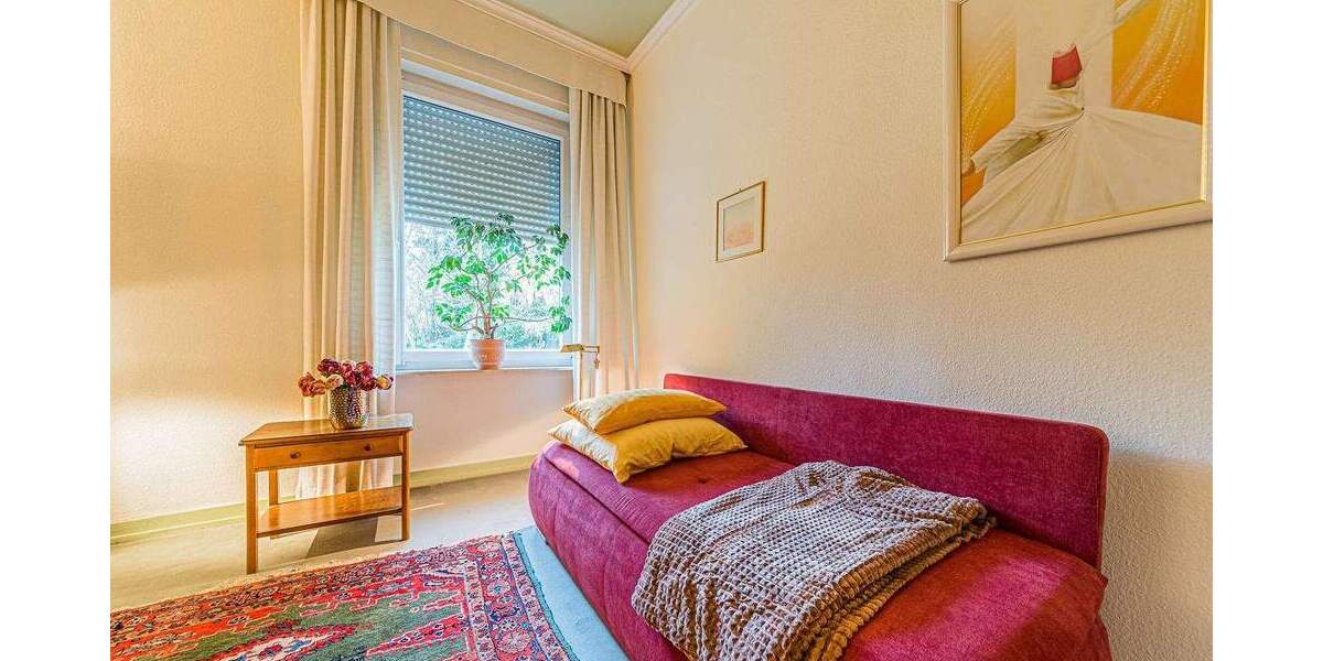 Etagenwohnung Frankfurt am Main Niederursel - 3 Zimmer, 120 m&sup2;, 2.100&euro; | Angebot:25768511