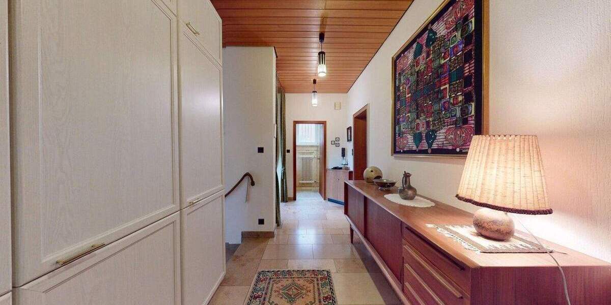 Mehrfamilienhaus, Wohnhaus Frankfurt am Main Eschersheim - 8 Zimmer, 254 m&sup2;, 749.000&euro; | Angebot:25663788
