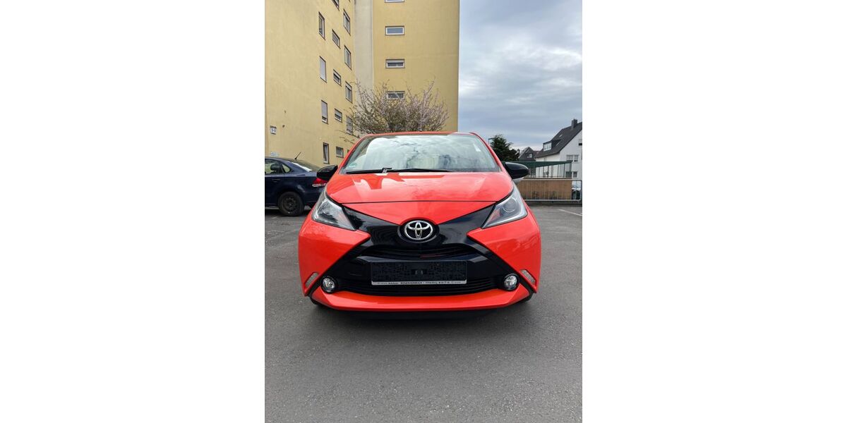 Toyota Aygo (X) 70.000 km 6.500 &euro; Neu Isenburg 63263