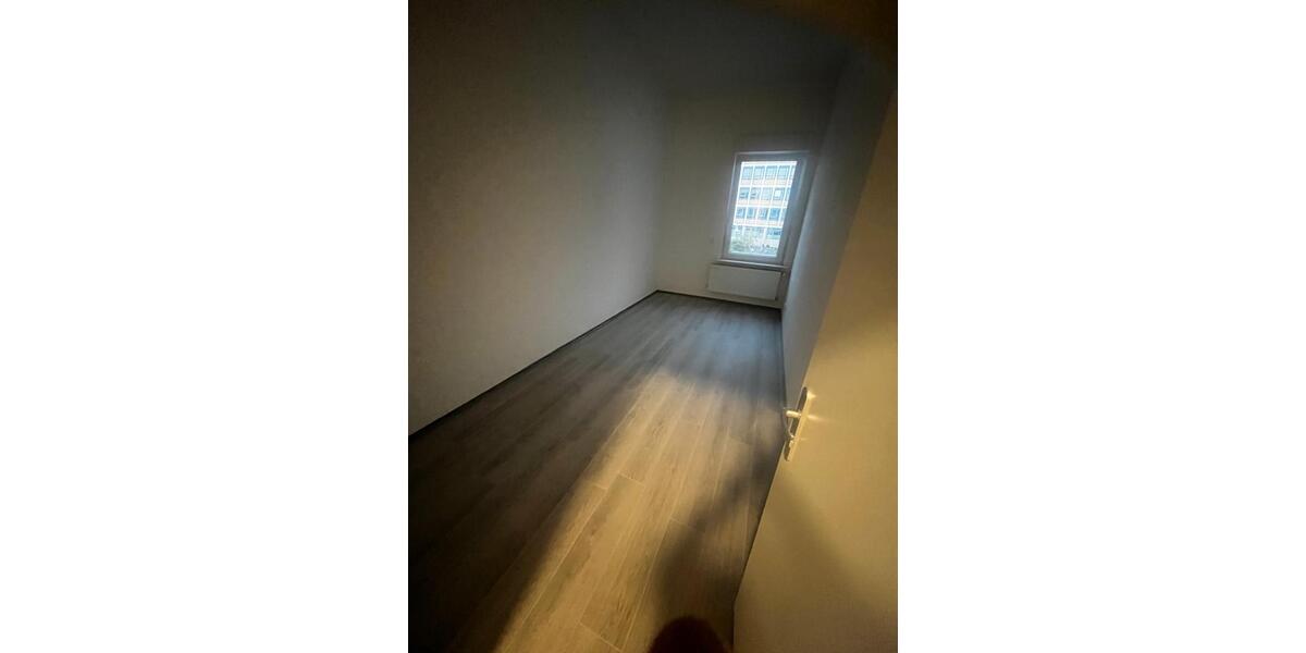 Etagenwohnung Friedberg (Hessen) - 11 Zimmer, 200 m&sup2;, 600&euro; | Angebot:27621287