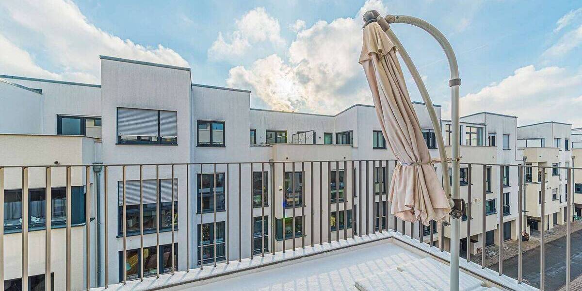 Etagenwohnung Frankfurt am Main Sachsenhausen - 3 Zimmer, 92 m&sup2;, 2.990&euro; | Angebot:26819685