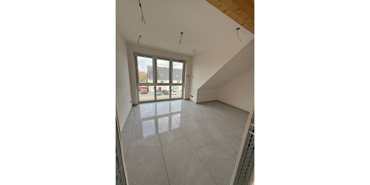 Dachgeschoßwohnung Schaafheim - 3 Zimmer, 96 m&sup2;, 1.600&euro; | Angebot:26002244