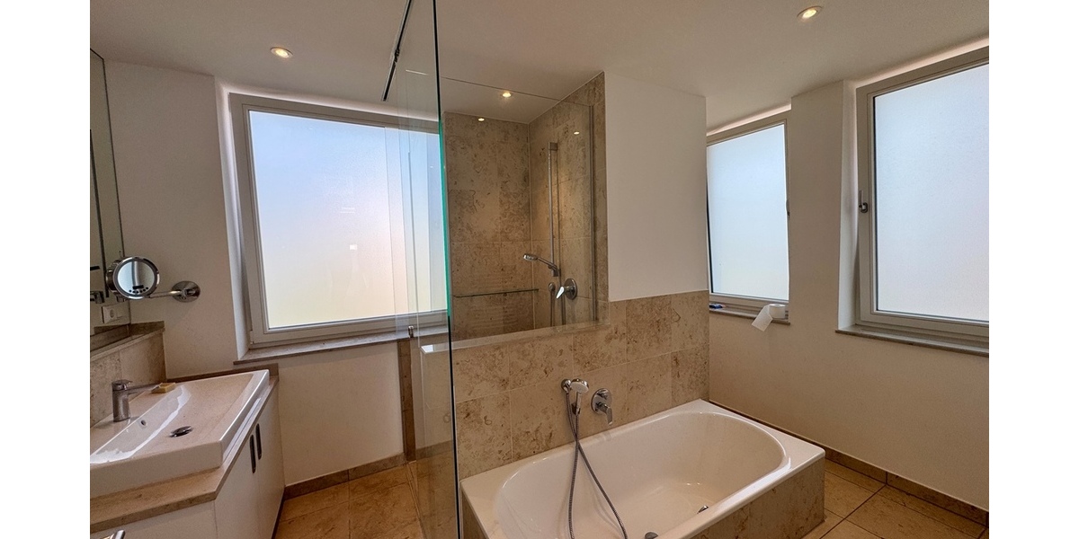 Bad Homburg - Ober-Erlenbach: Exklusives freistehendes Einfamilienhaus in kinderfreundlicher Lage! - Einfamilienhaus Bad Homburg Gonzenheim | Angebot:25972249