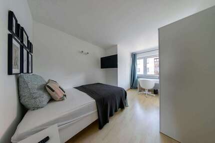 Zimmer Frankfurt am Main Niederrad - 645&euro; | Angebot:25938037