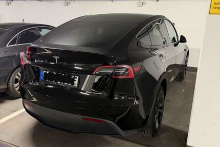 Tesla Model Y 56.962 km 34.900 &euro; Frankfurt 60438