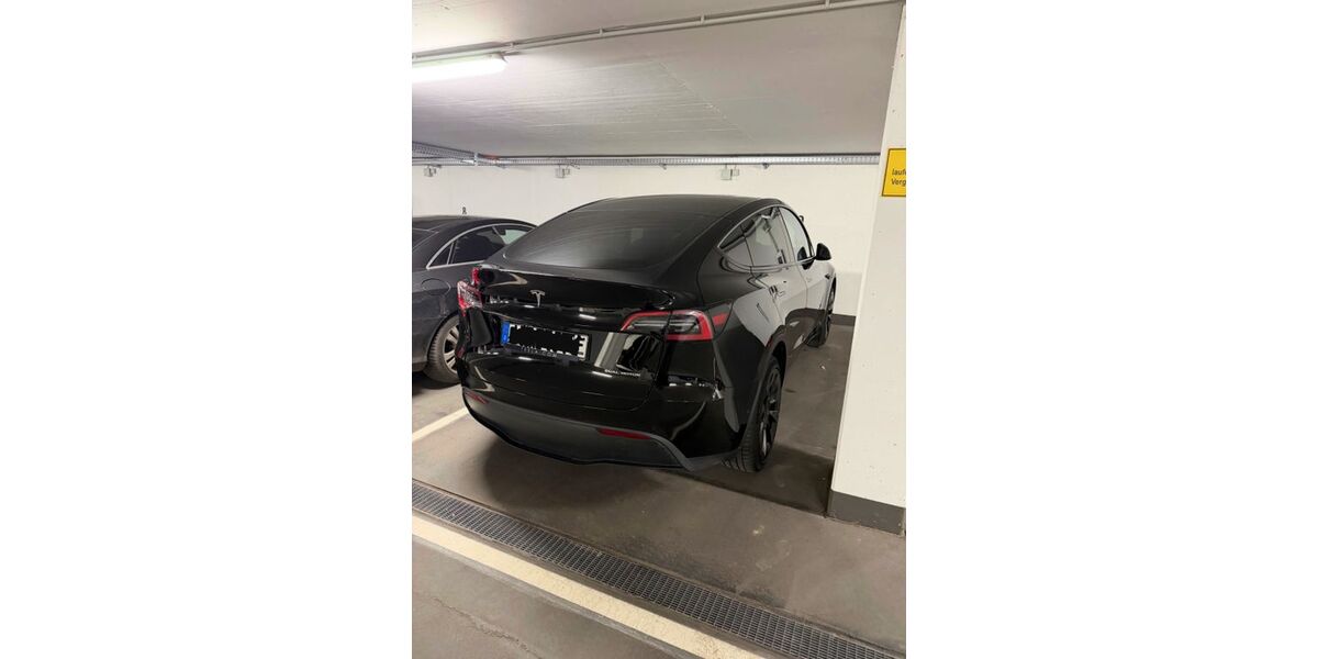 Tesla Model Y 56.962 km 34.900 &euro; Frankfurt 60438