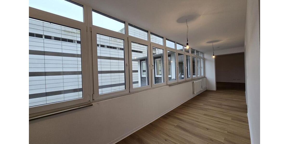 Einfamilienhaus Offenbach am Main - 5 Zimmer, 200 m&sup2;, 2.300&euro; | Angebot:25807440