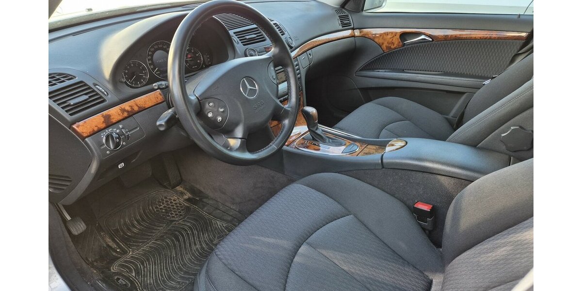 Mercedes-Benz E 220 T CDI Elegance, Klima, Automatik, Navigation 134.668 km 7.990 &euro; Rodgau 63110