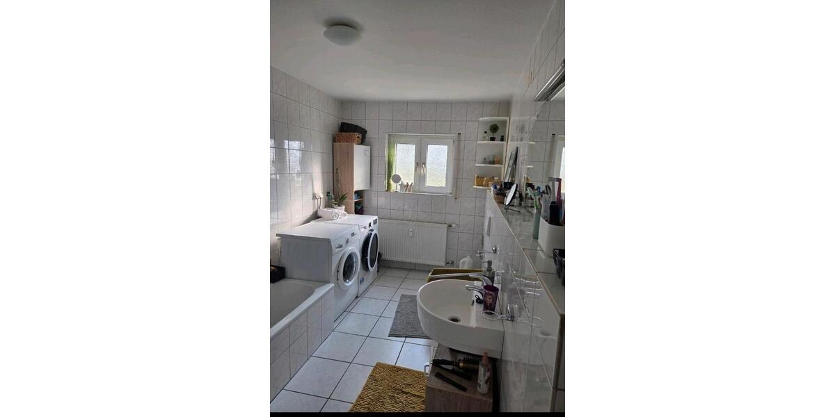 Erdgeschoßwohnung Rosbach vor der Höhe - 3 Zimmer, 90 m&sup2;, 1.000&euro; | Angebot:25902149