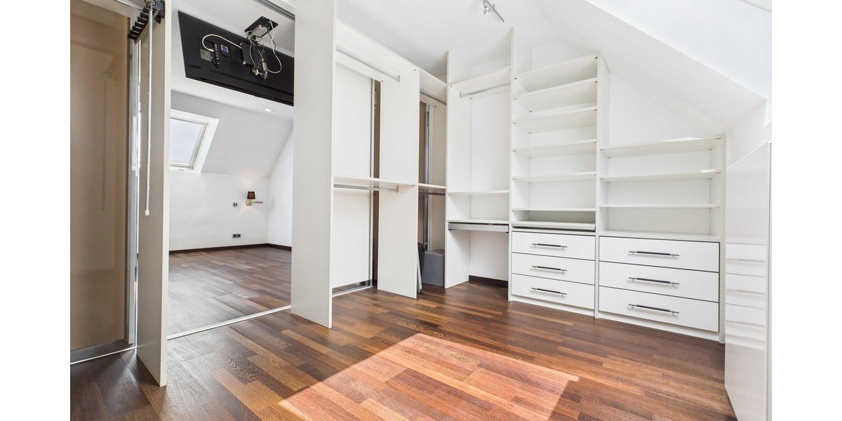 Exklusives Maisonette-Penthouse mit EBK, Whirlpool, Sauna & 2 TG-Stellplätzen - provisionsfrei - Maisonettenwohnung Karben / Petterweil Petterweil | Angebot:24951224
