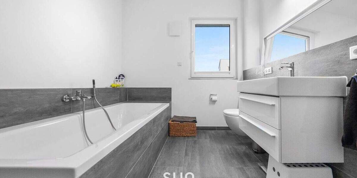 Reihenmittelhaus Frankfurt am Main Kalbach-Riedberg - 6 Zimmer, 170 m&sup2;, 1.099.000&euro; | Angebot:25737642