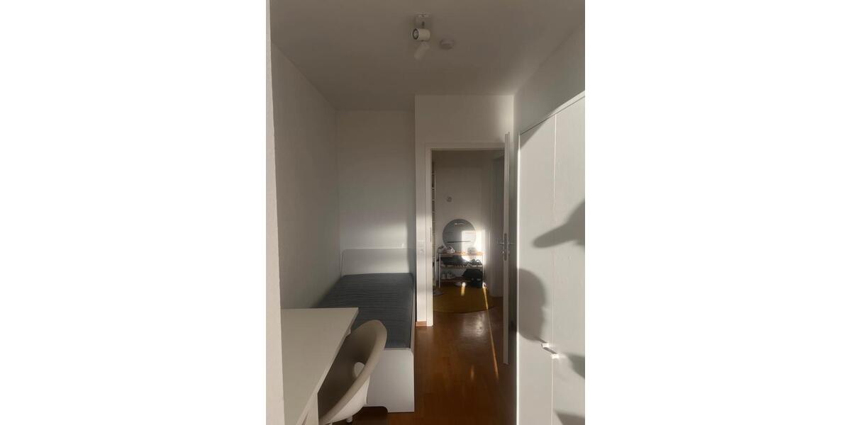 Etagenwohnung Frankfurt am Main Mitte-West - 6 Zimmer, 23 m&sup2;, 480&euro; | Angebot:23793936