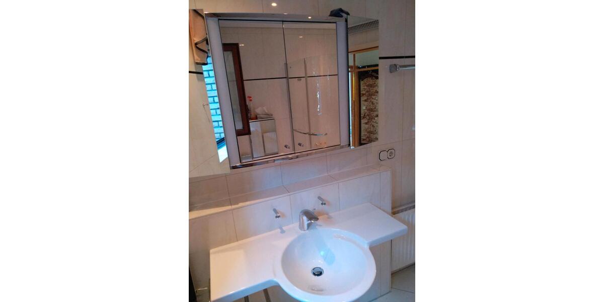 Einfamilienhaus Oberursel (Taunus) - 7 Zimmer, 220 m&sup2;, 2.750&euro; | Angebot:23213902