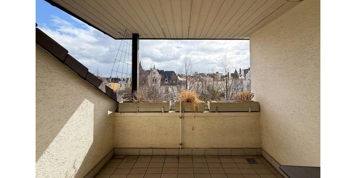 Dachgeschoßwohnung Friedberg (Hessen) - 3 Zimmer, 82 m&sup2;, 1.045&euro; | Angebot:24802461