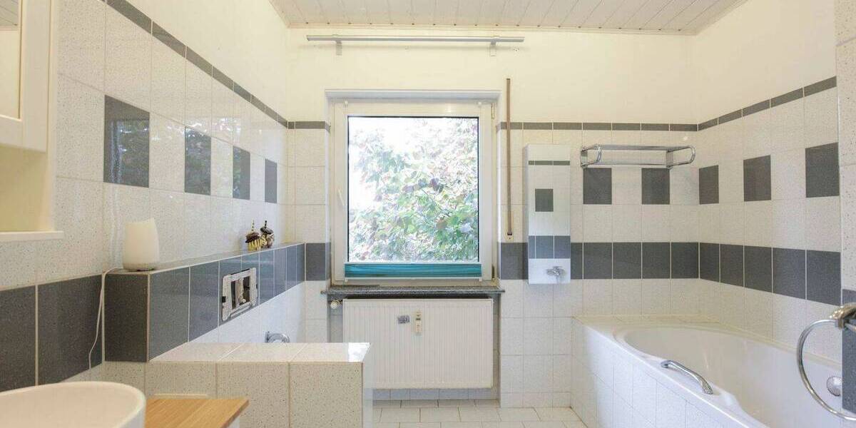 Mehrfamilienhaus, Wohnhaus Büdingen Calbach - 9 Zimmer, 495.000&euro; | Angebot:26930071