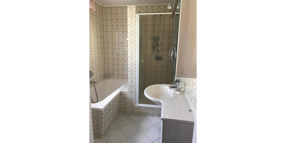 Einfamilienhaus Altenstadt - 9 Zimmer, 280 m&sup2;, 2.200&euro; | Angebot:25760695