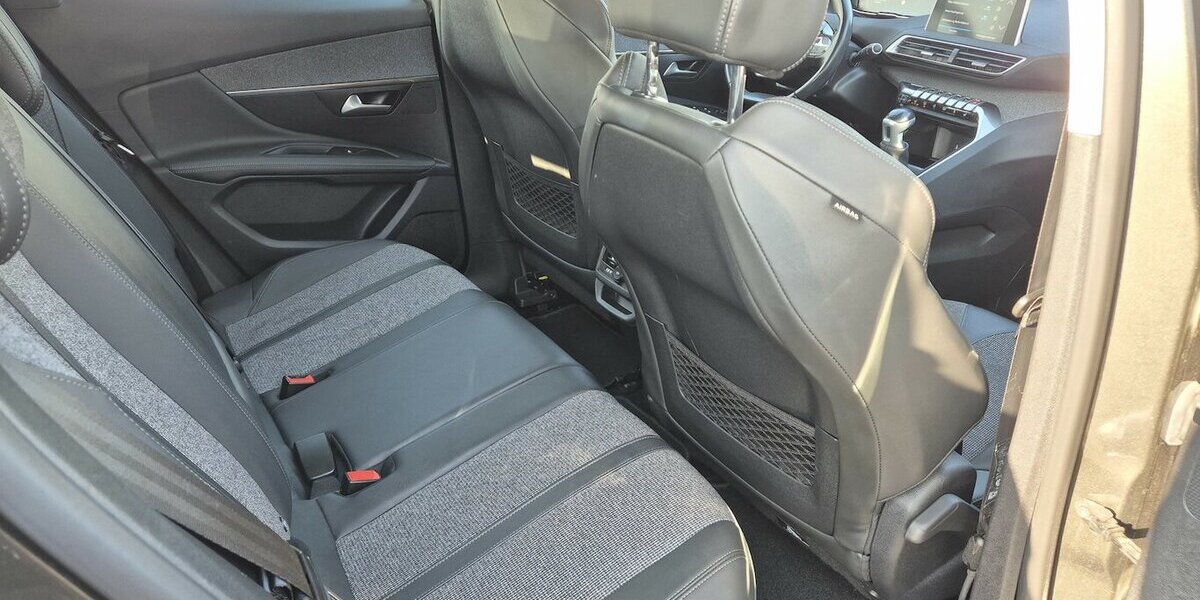 Peugeot 3008 1,2l Allure Navi, Rückfahrkamera, Parktronic 62.852 km 14.990 &euro; Rodgau 63110