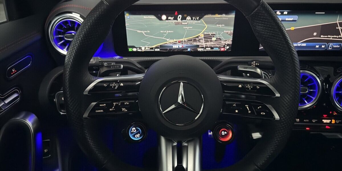 Mercedes-Benz CLA 35 AMG Shooting Brake 4M DISTRONIC-PANO-BEAM 23.814 km 46.769 &euro; Groß-Umstadt 64823