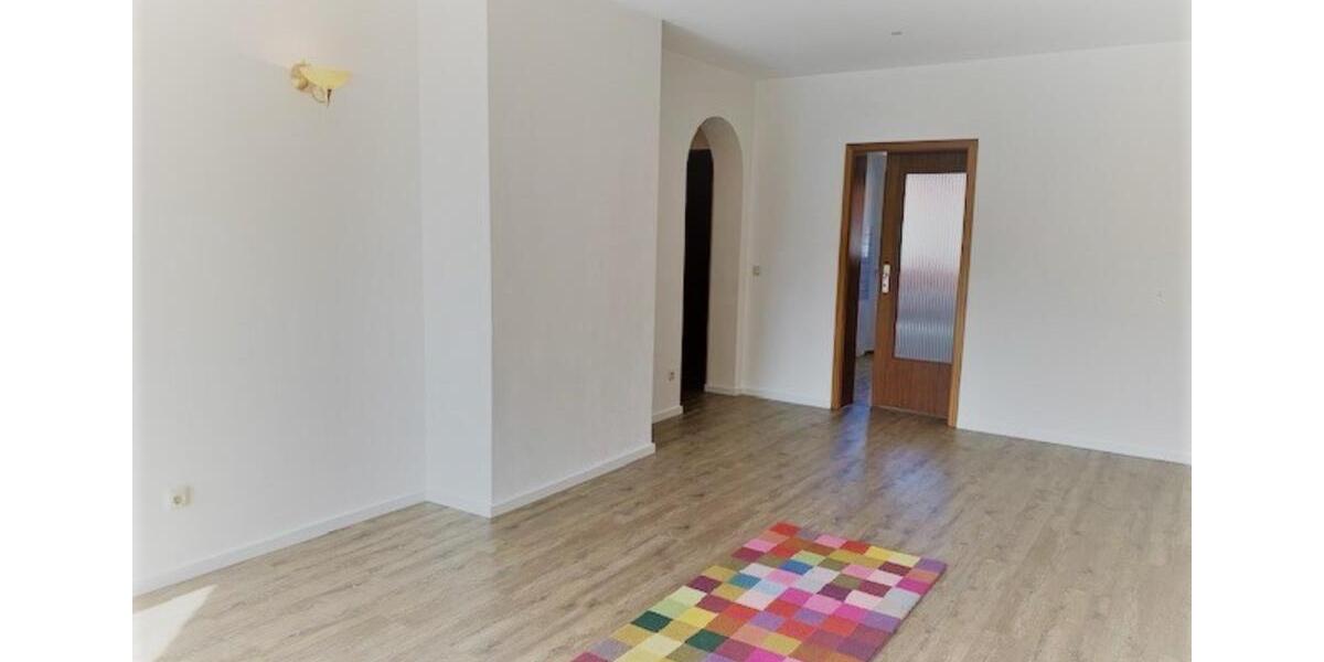 Etagenwohnung Bruchköbel - 3 Zimmer, 85 m&sup2;, 935&euro; | Angebot:25921951
