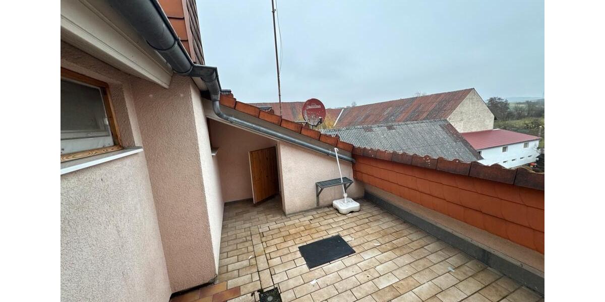 Dachgeschoßwohnung Glauburg - 3 Zimmer, 85 m&sup2;, 950&euro; | Angebot:25792448