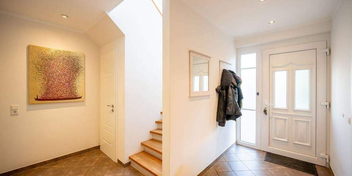 Einfamilienhaus Frankfurt am Main Harheim - 9 Zimmer, 259 m&sup2;, 1.250.000&euro; | Angebot:25772138