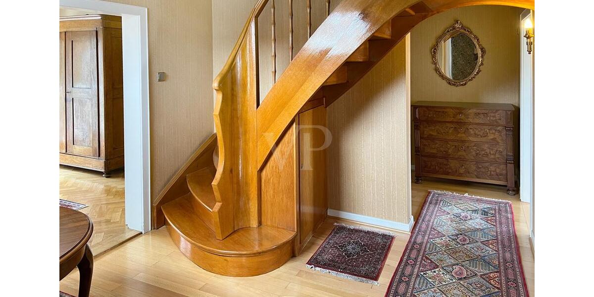 Maisonettenwohnung Kelsterbach - 8 Zimmer, 215 m&sup2;, 2.600&euro; | Angebot:25236970