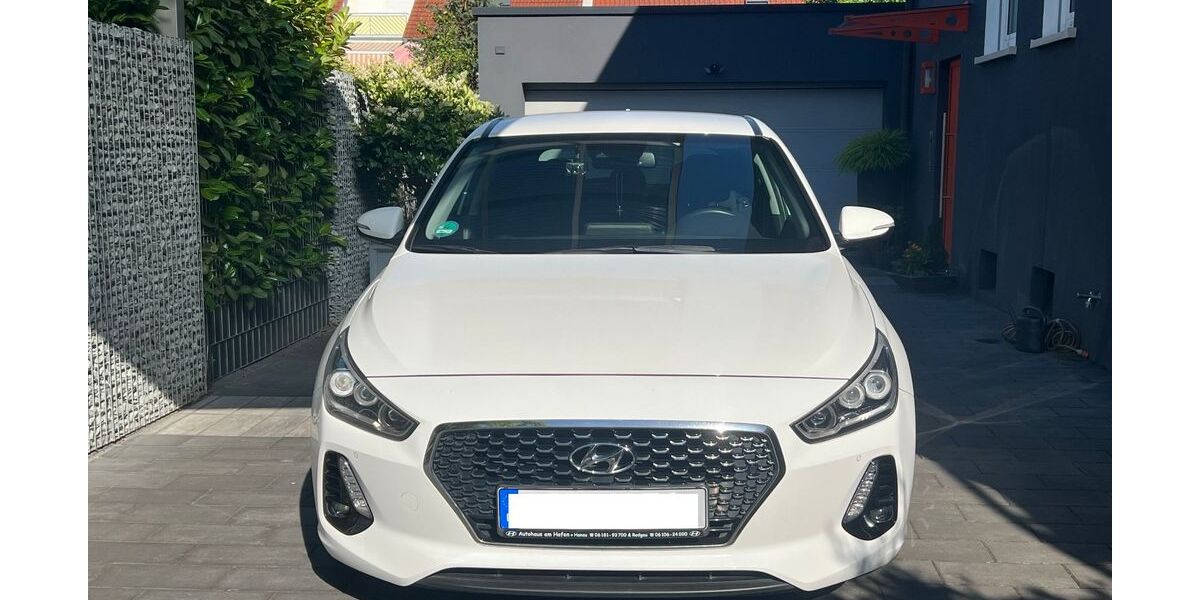 Hyundai i30 66.000 km 15.300 &euro; Aschaffenburg 63741
