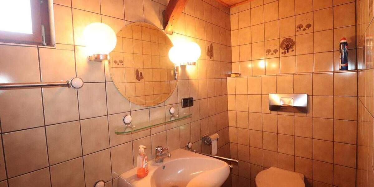 Bauernhaus, Landhaus Echzell Gettenau - 9 Zimmer, 171 m&sup2;, 350.000&euro; | Angebot:25772102