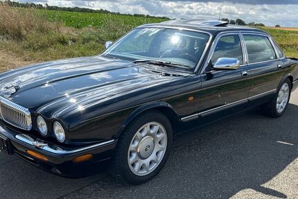 Jaguar Daimler 197.000 km 18.200 &euro; Bad Nauheim 61231