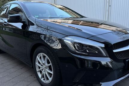 Mercedes-Benz A 180 155.000 km 14.900 &euro; Frankfurt am Main 60487